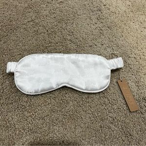 skims jacquard sleep mask in marble